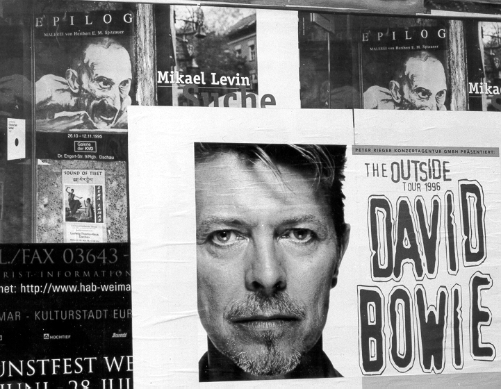  Mikael Levin, Weimar 1996  |  In the background: A painting by Heribert E. M. Spitzauer after the photograph "Dysenterique Mourant" by Eric Schwab.  |  db: "My picture of the century!" 